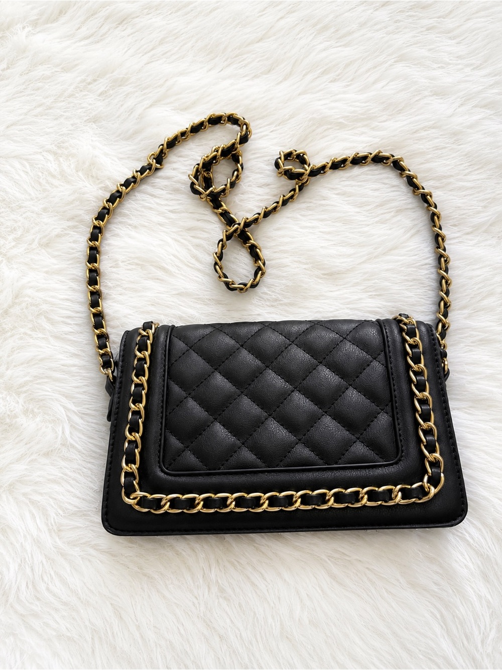JustFab Black Quilted Crossbody with Gold Chain Trim